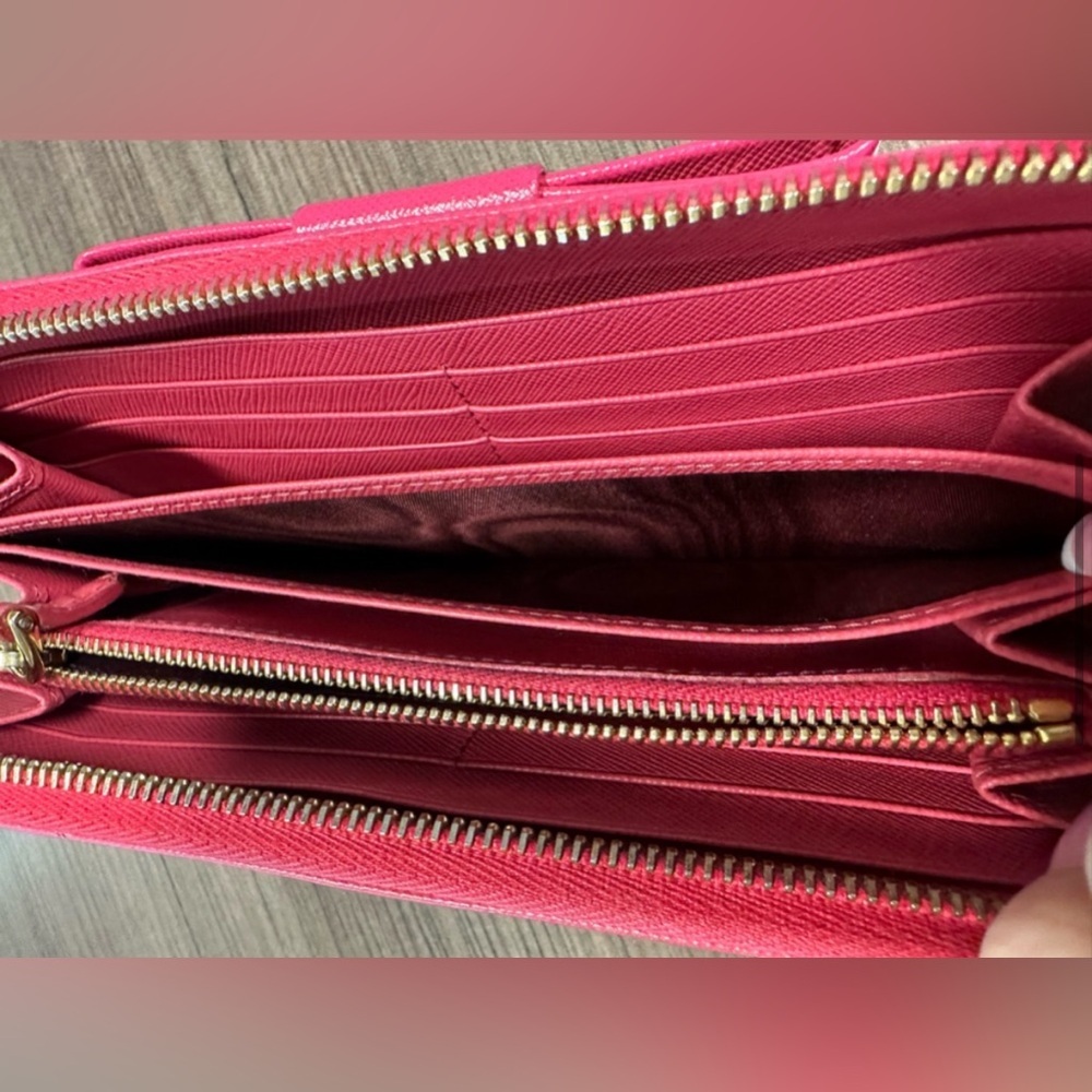 Authentic Prada Saffiano Pink Leather Bow Zip Around Wallet - Picture 4 of 11